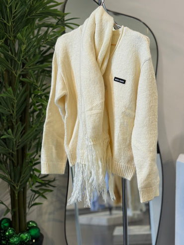 SUÉTER Y BUFANDA MU MU BEIGE