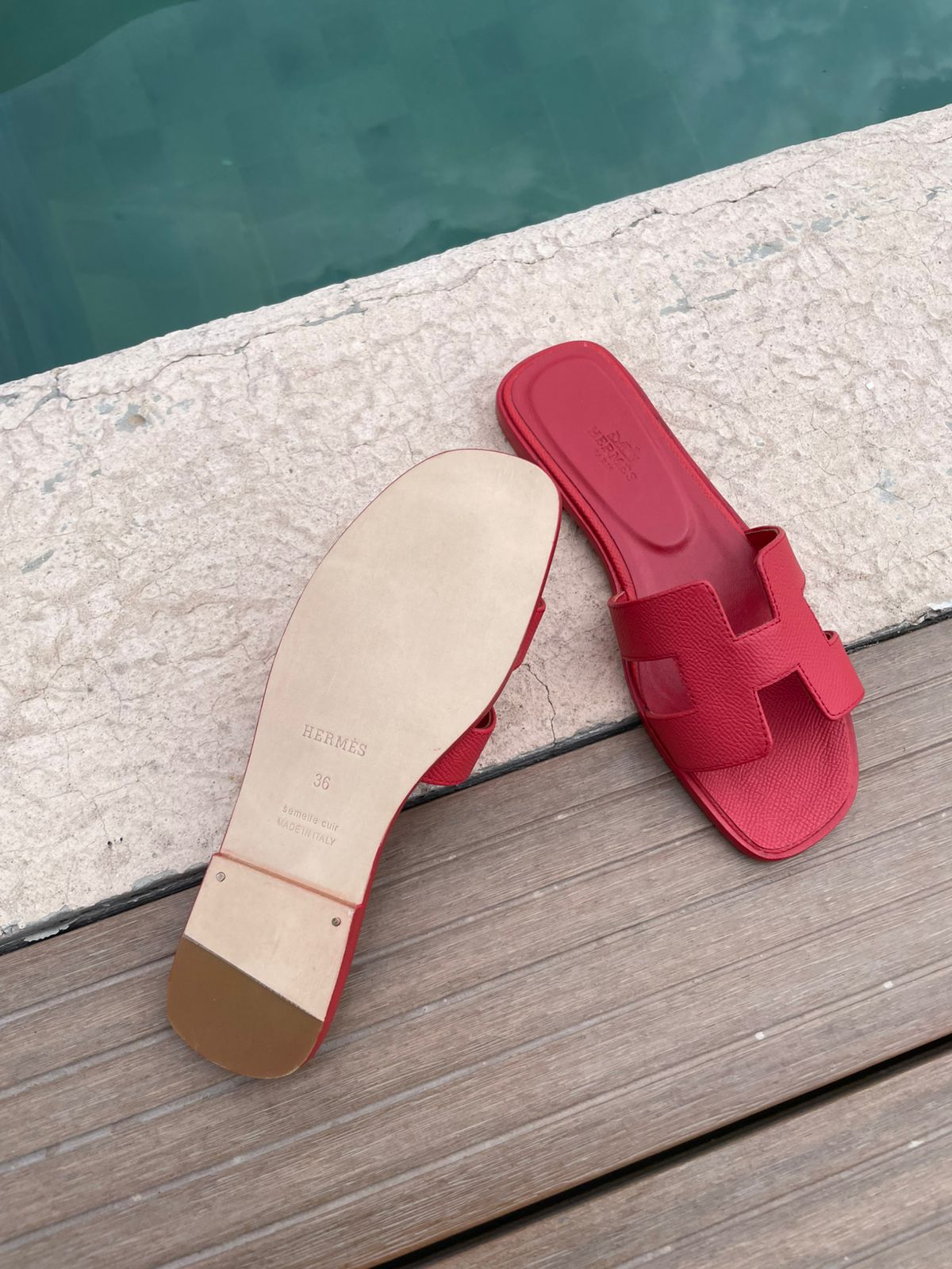 Sandalias rojas