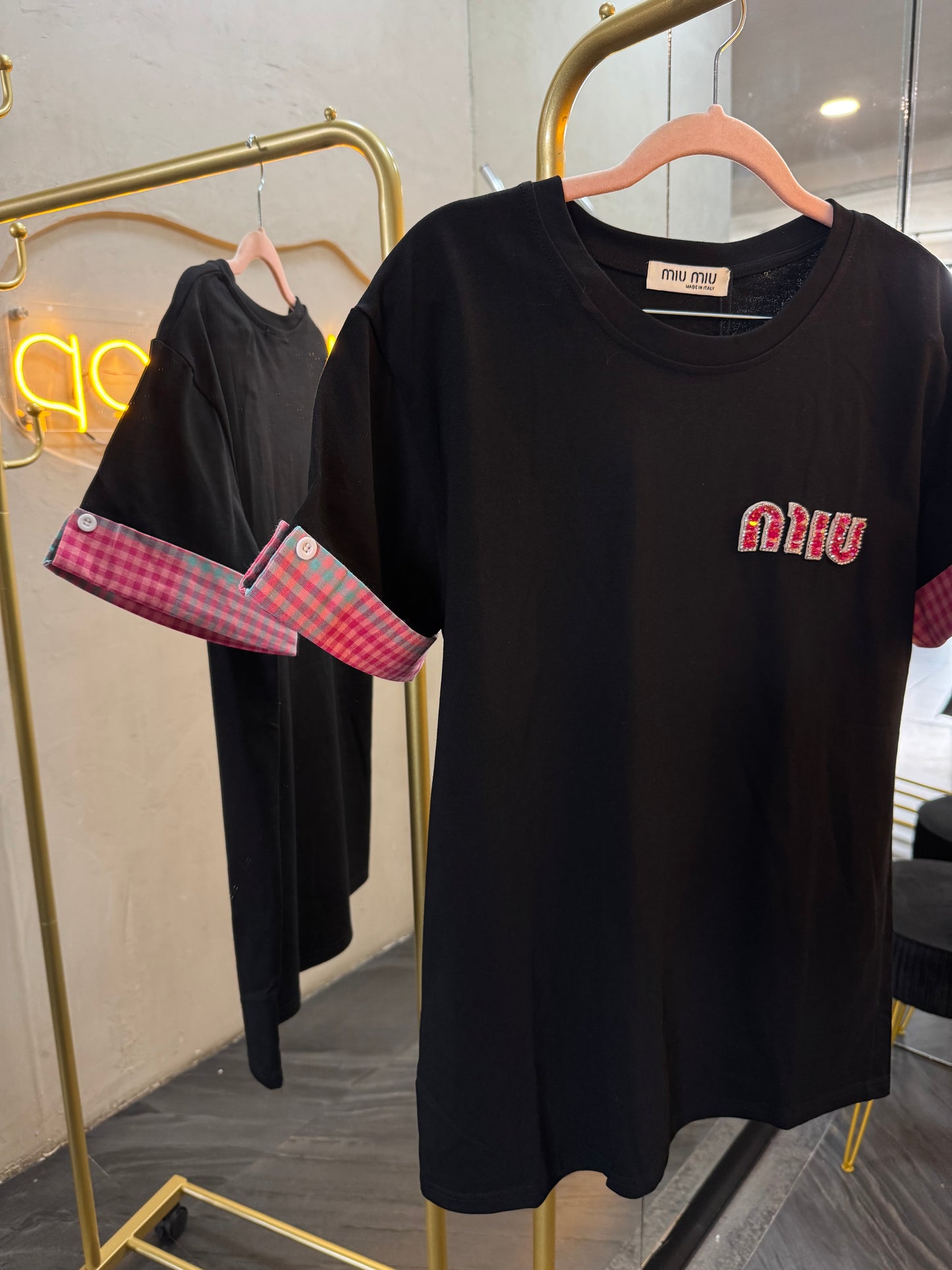 T-Shirt UNI NEGRA-ROSA MIU-4