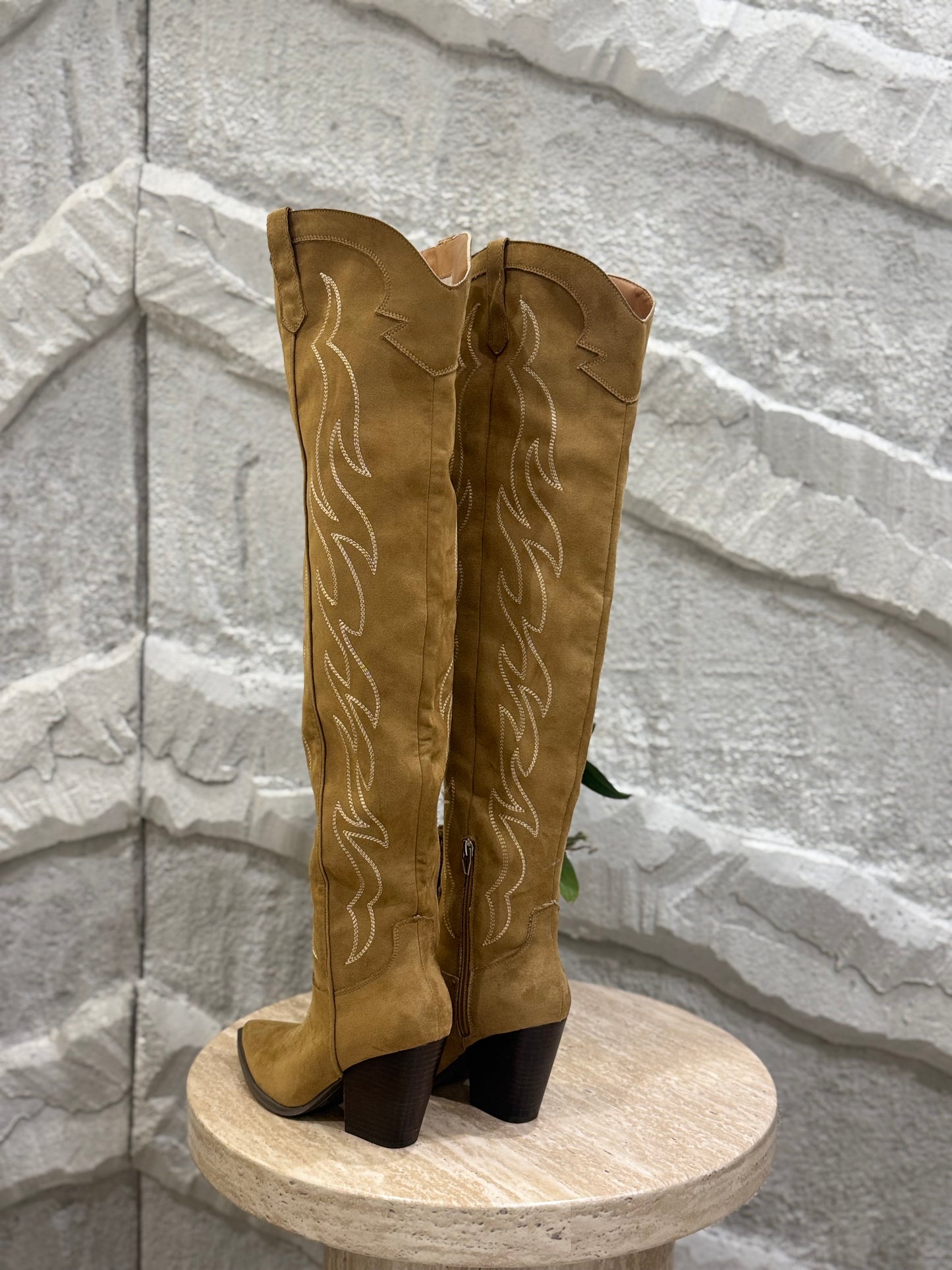 BOTA VAQUERA NUDE ABBY
