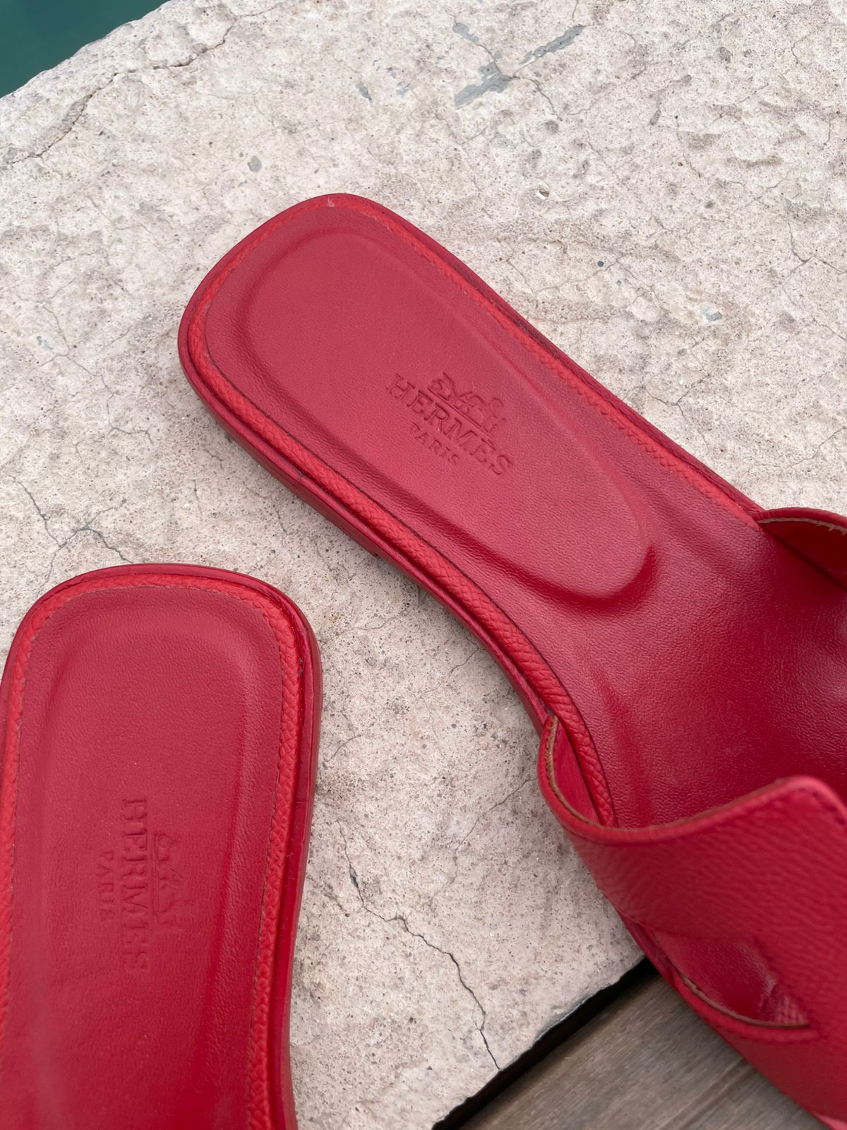 Sandalias rojas