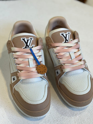 Tenis camel con blanco