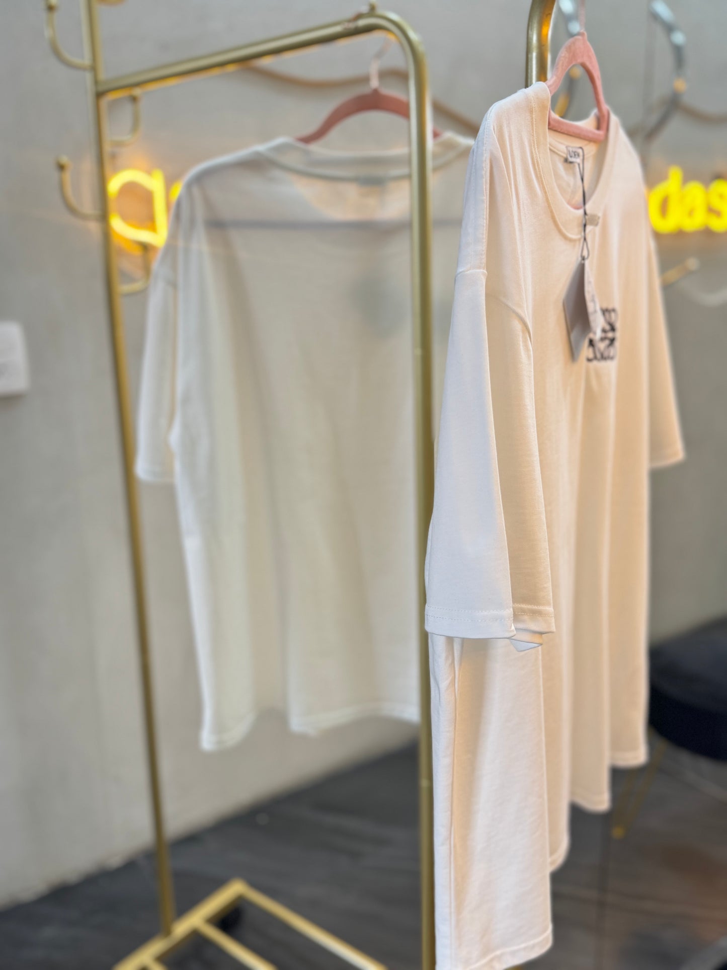 T-SHIRT BLANCA LOW-2