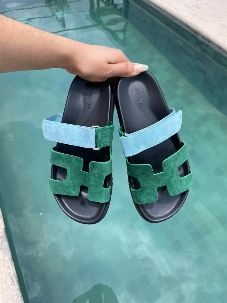 Sandalias verde con azul