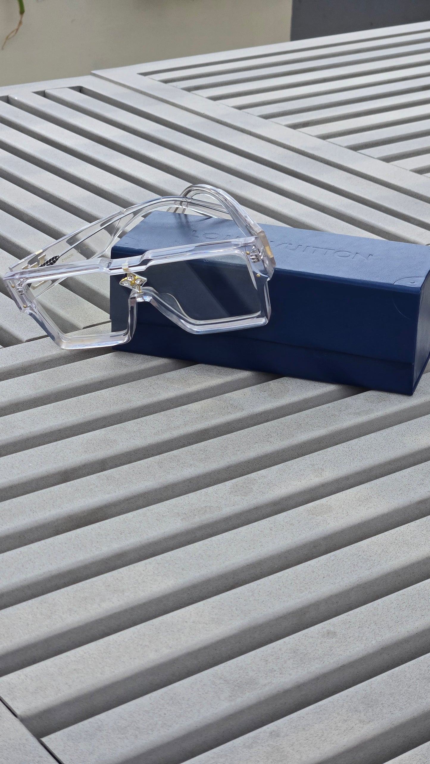 LENTES TRASPARENTE LV