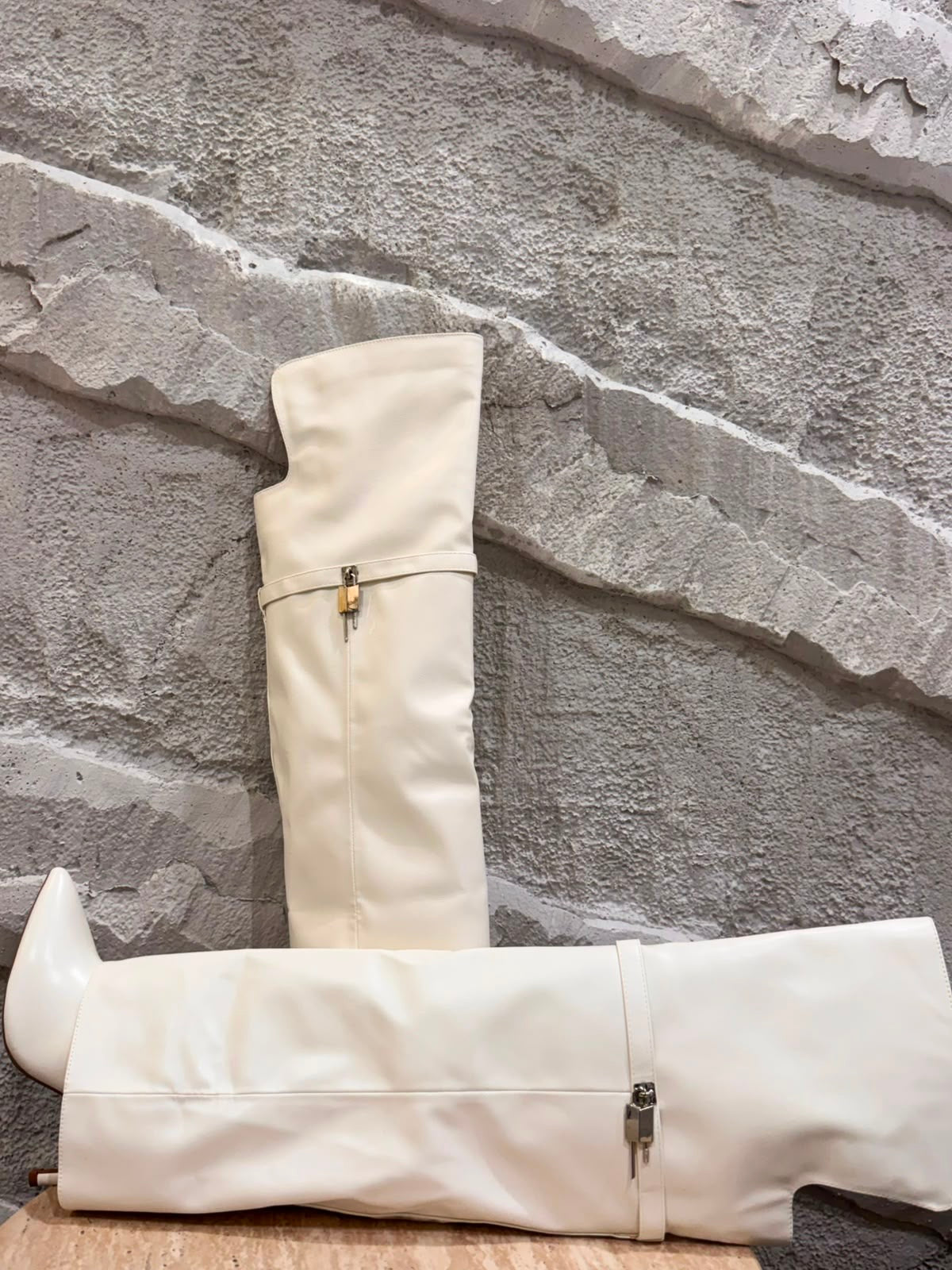 BOTA BLANCA