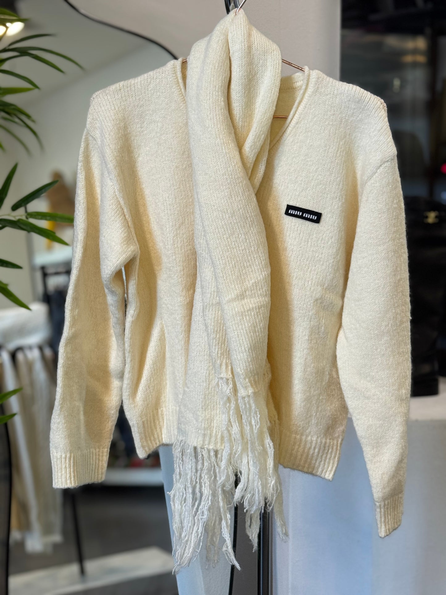 SUÉTER Y BUFANDA MU MU BEIGE