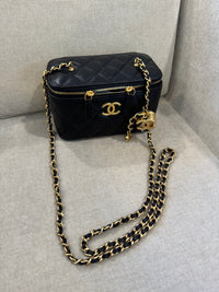 Vanity Negro cadena CHNL