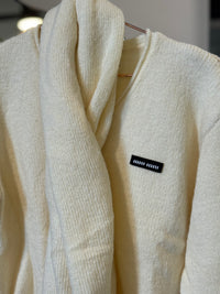 SUÉTER Y BUFANDA MU MU BEIGE