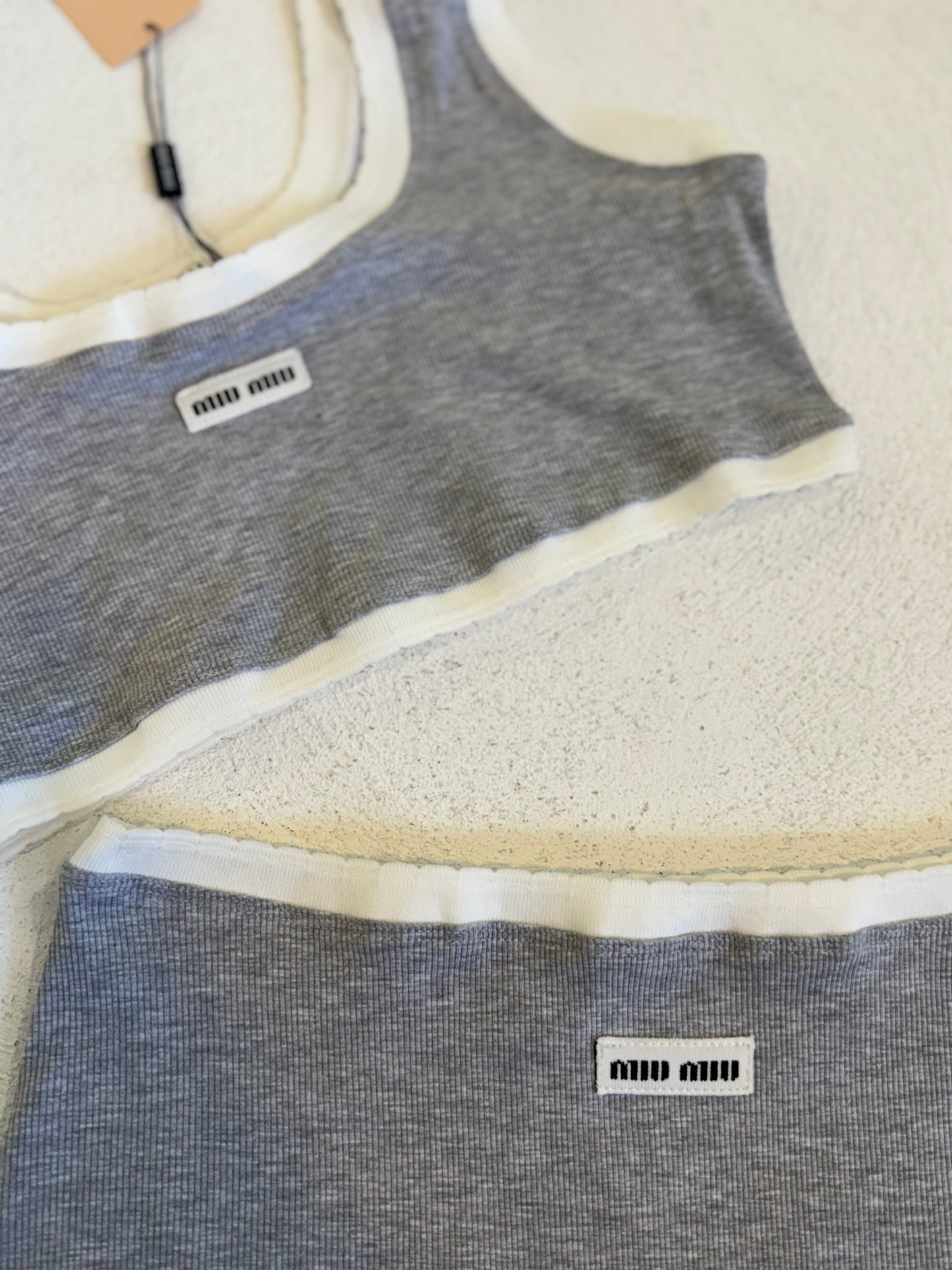 SET MU MU CALZÓN TOP GRIS