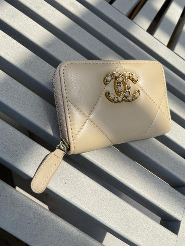 Cartera nud
