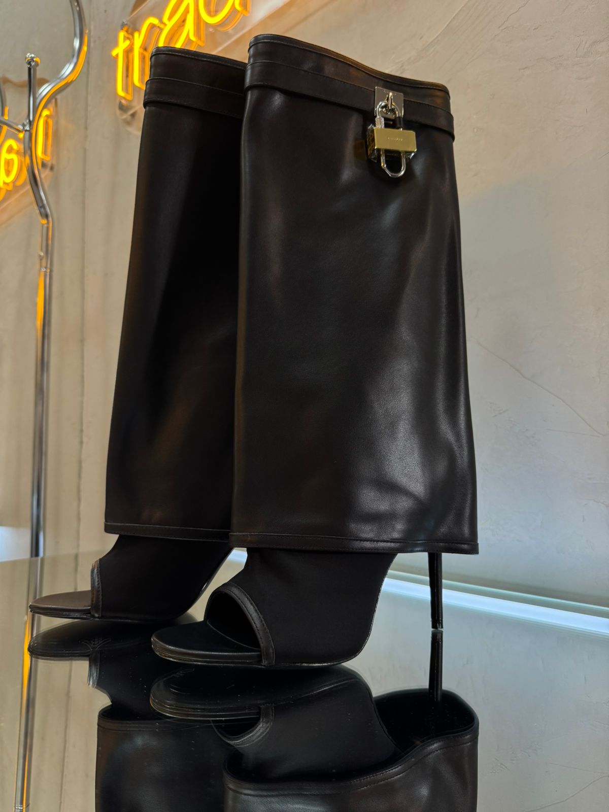 BOTA NEGRA G