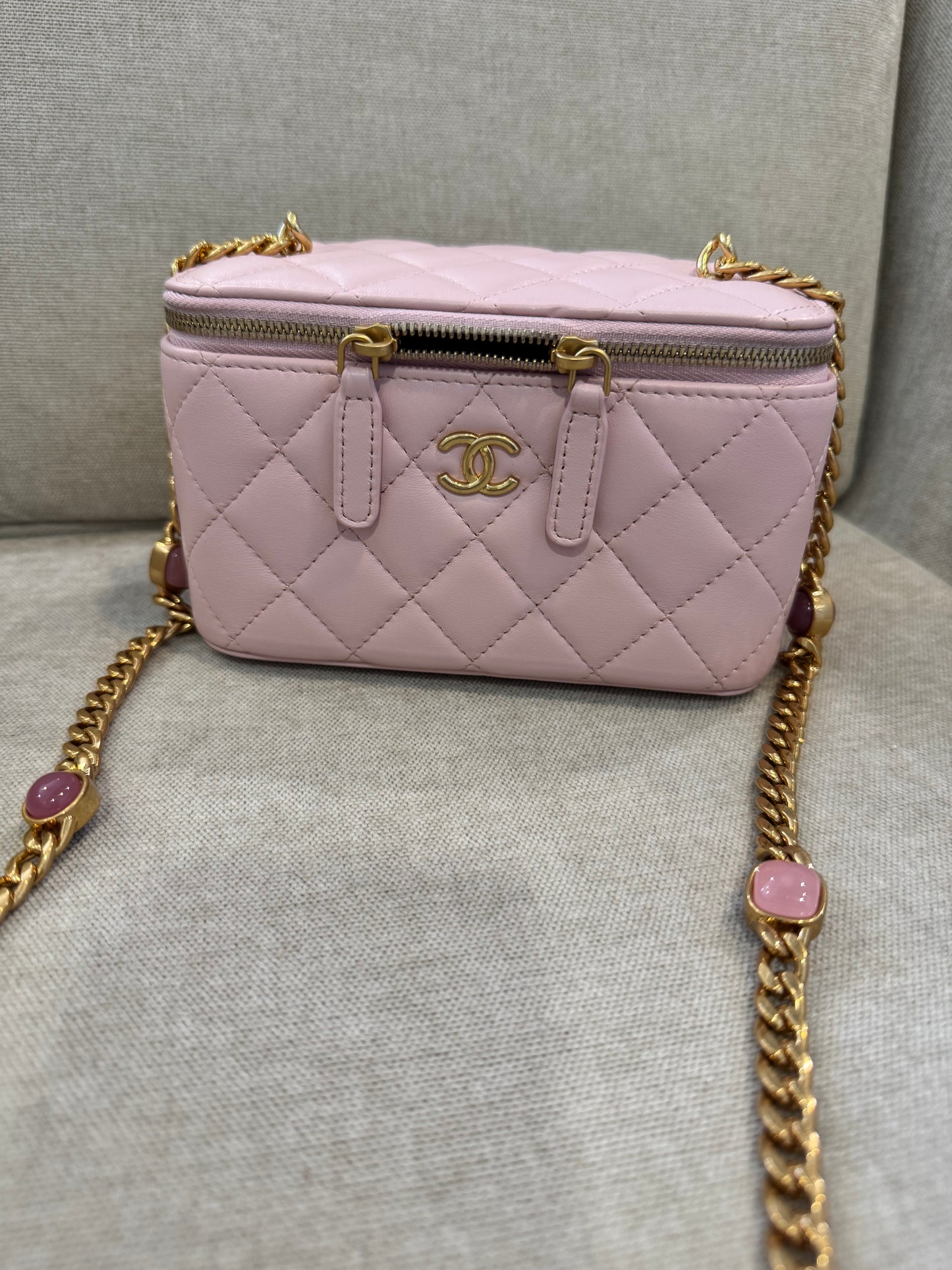 Vanity rosa perlas CHNL