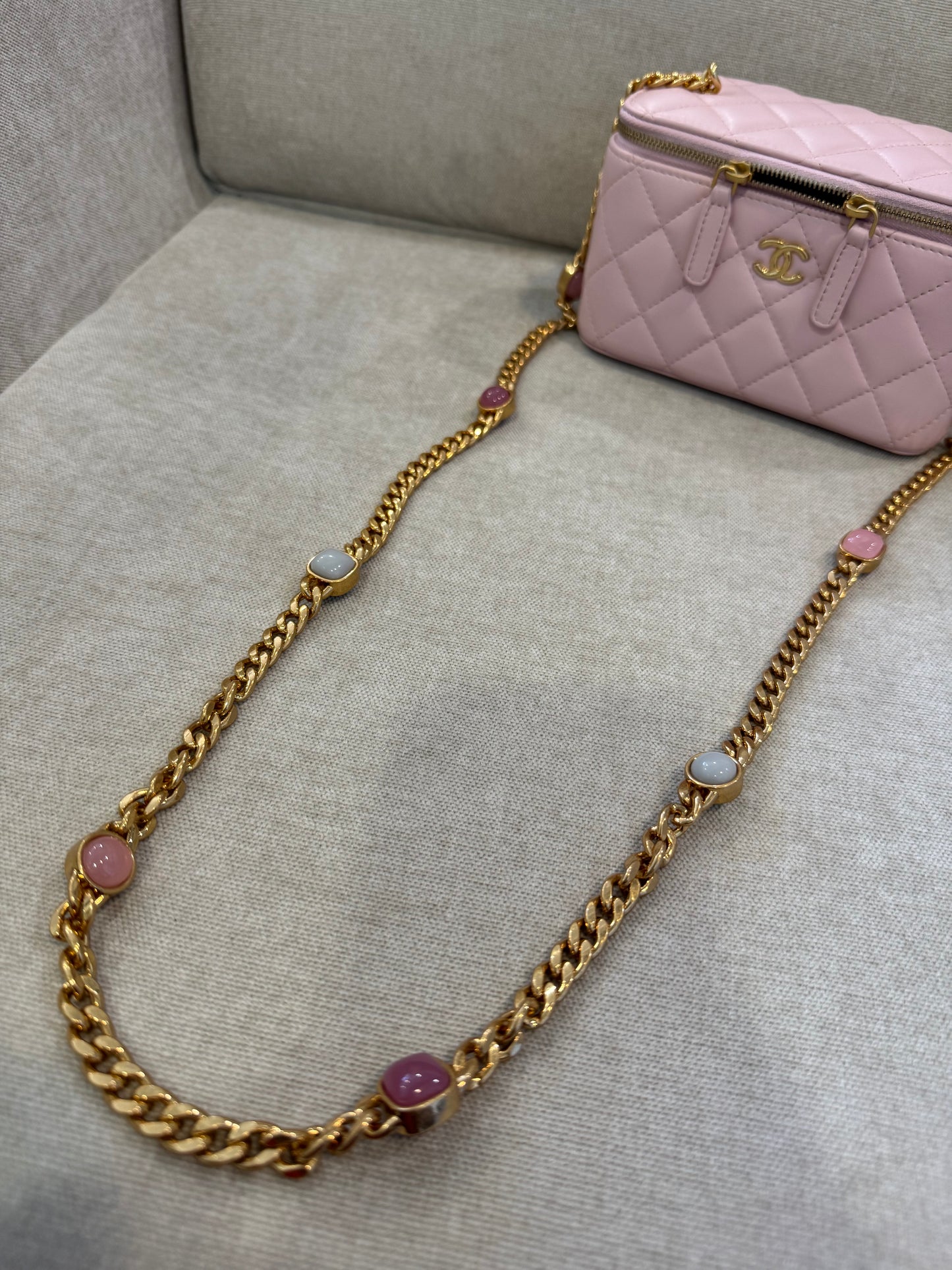 Vanity rosa perlas CHNL