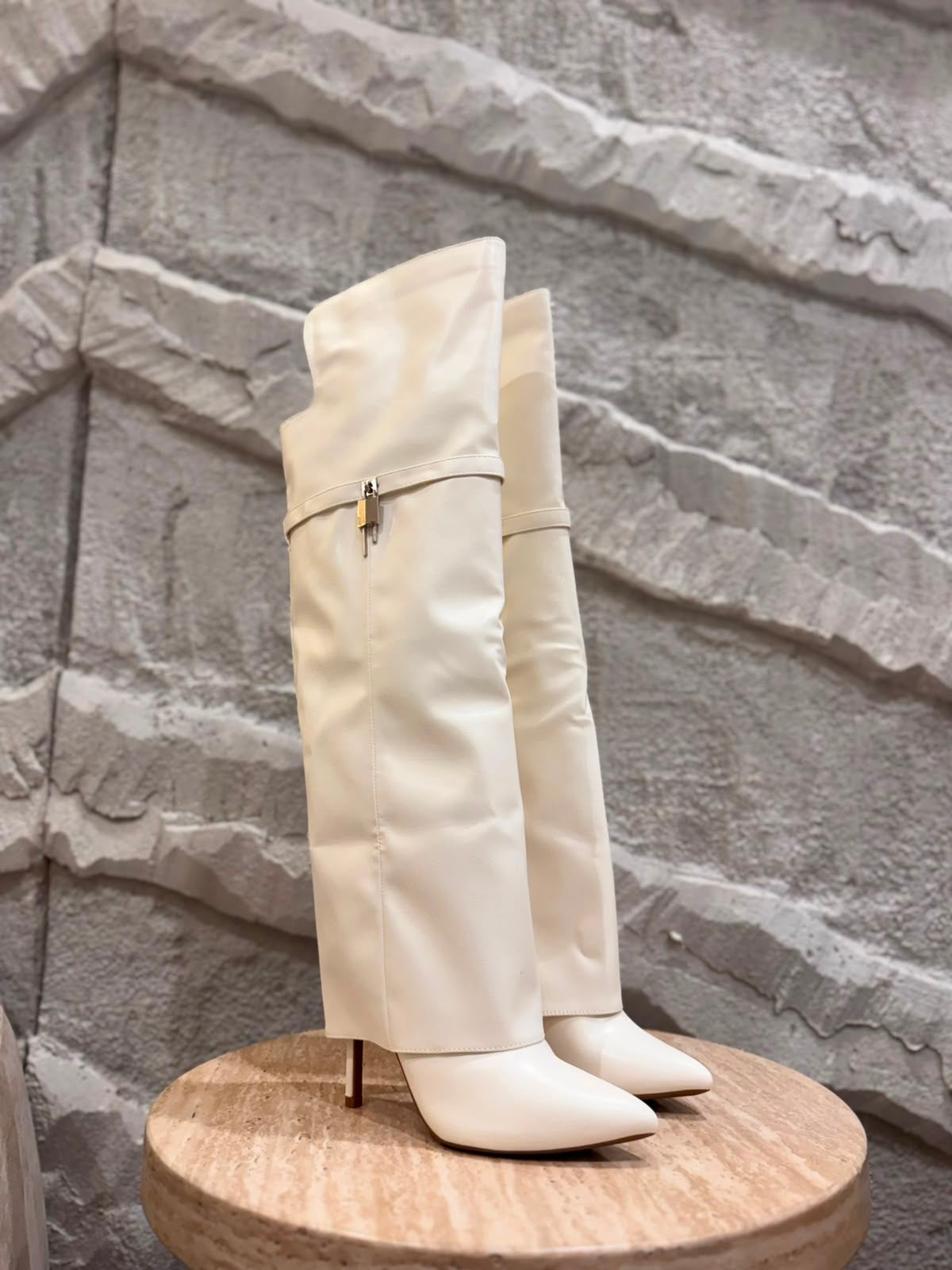 BOTA BLANCA