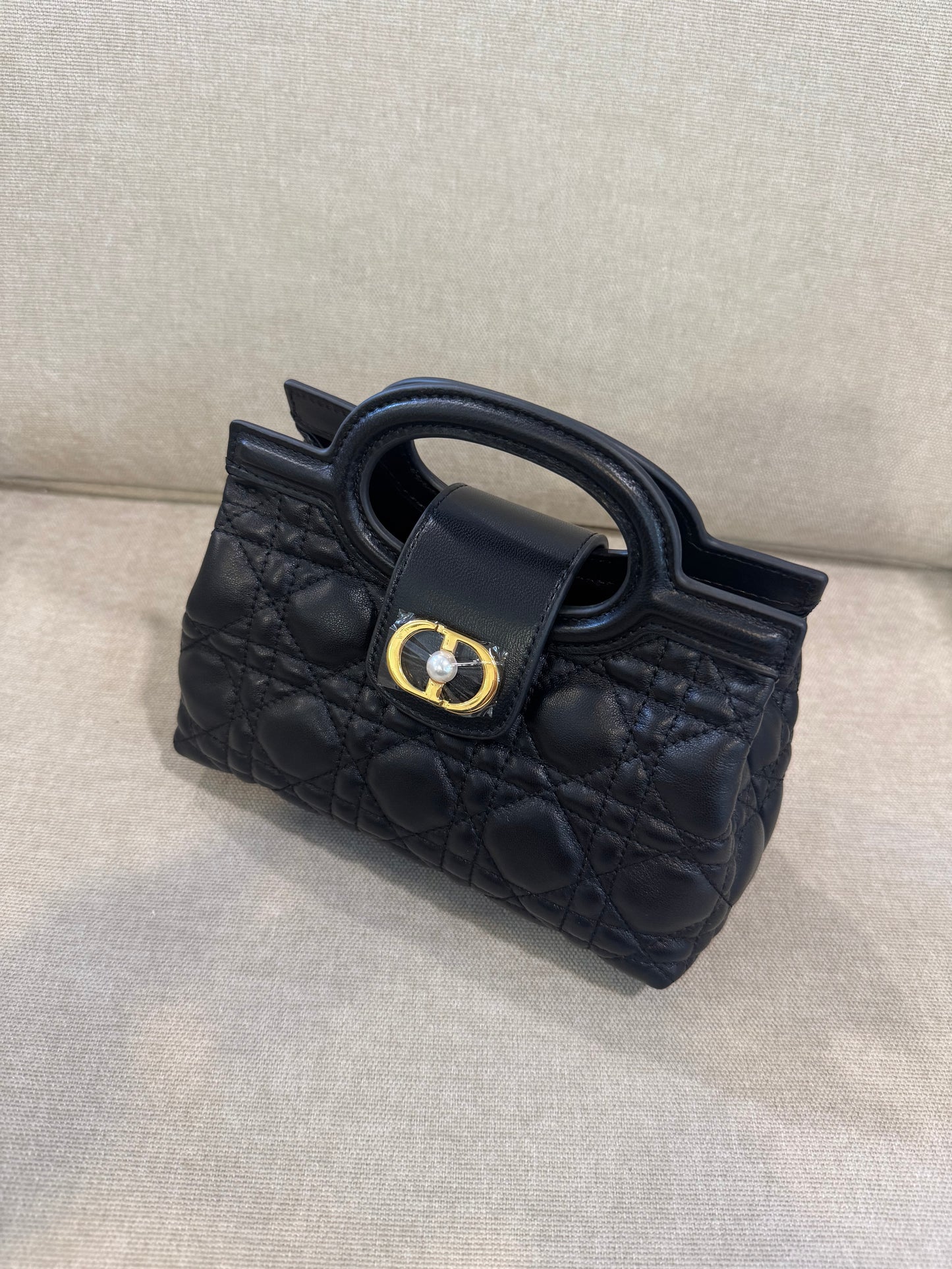 Bolso negro CD MNO