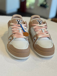Tenis camel con blanco