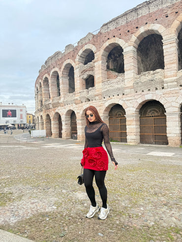 Falda roja flores