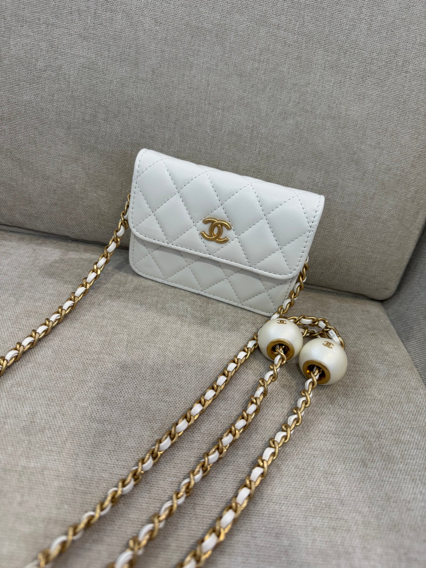 Cartera mini blanca CHNL