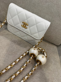 Cartera mini blanca CHNL