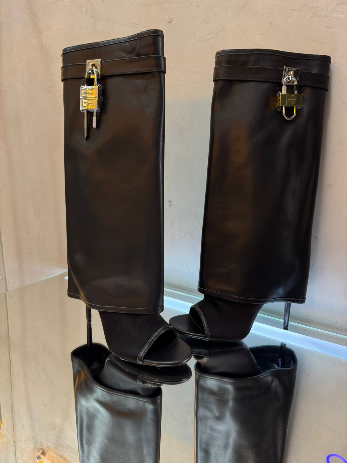 BOTA NEGRA G