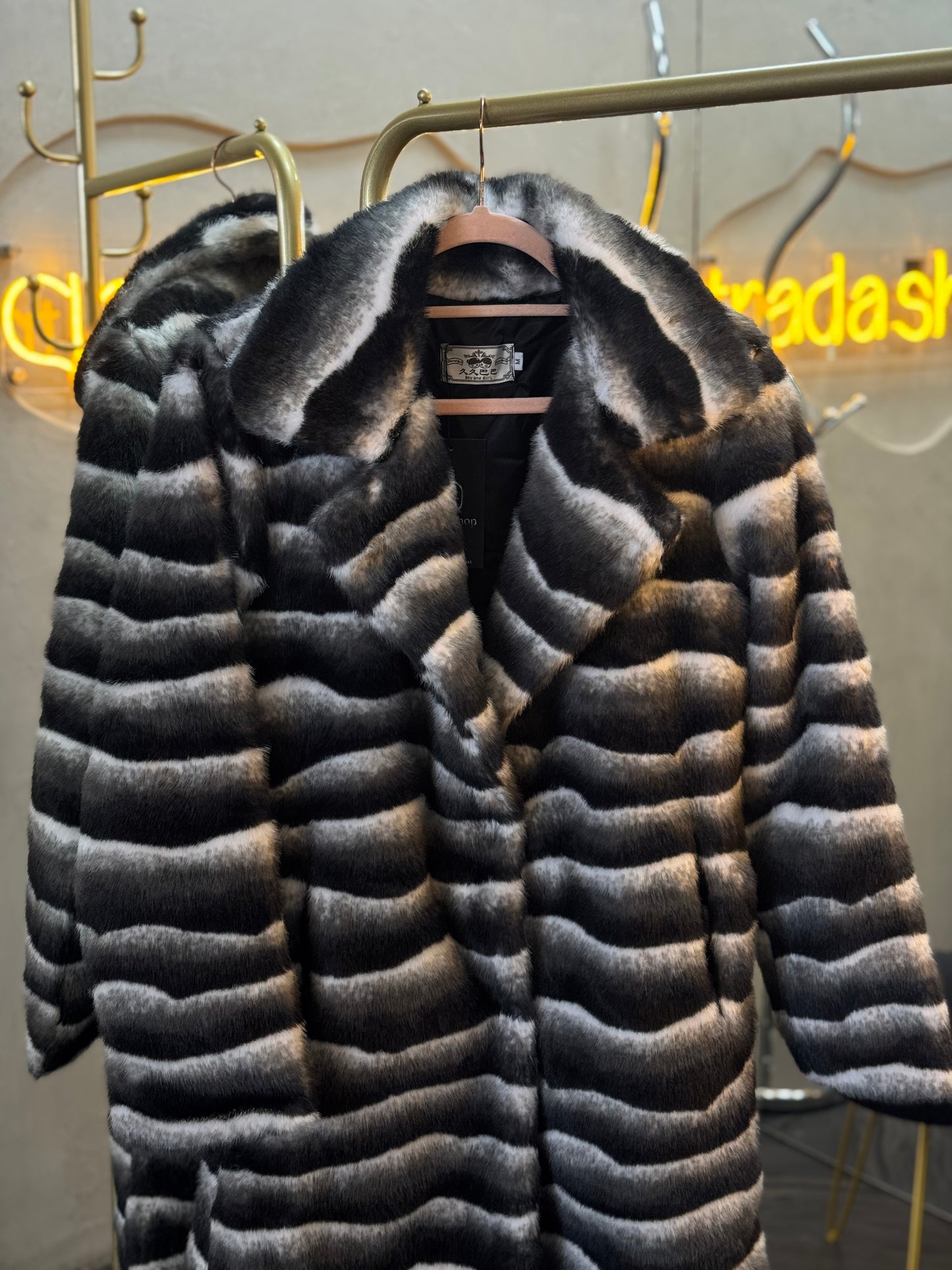 Abrigo peluche negro-blanco