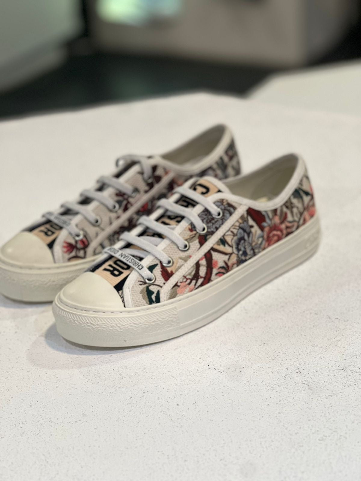 TENIS BORDADOS FLORES CD