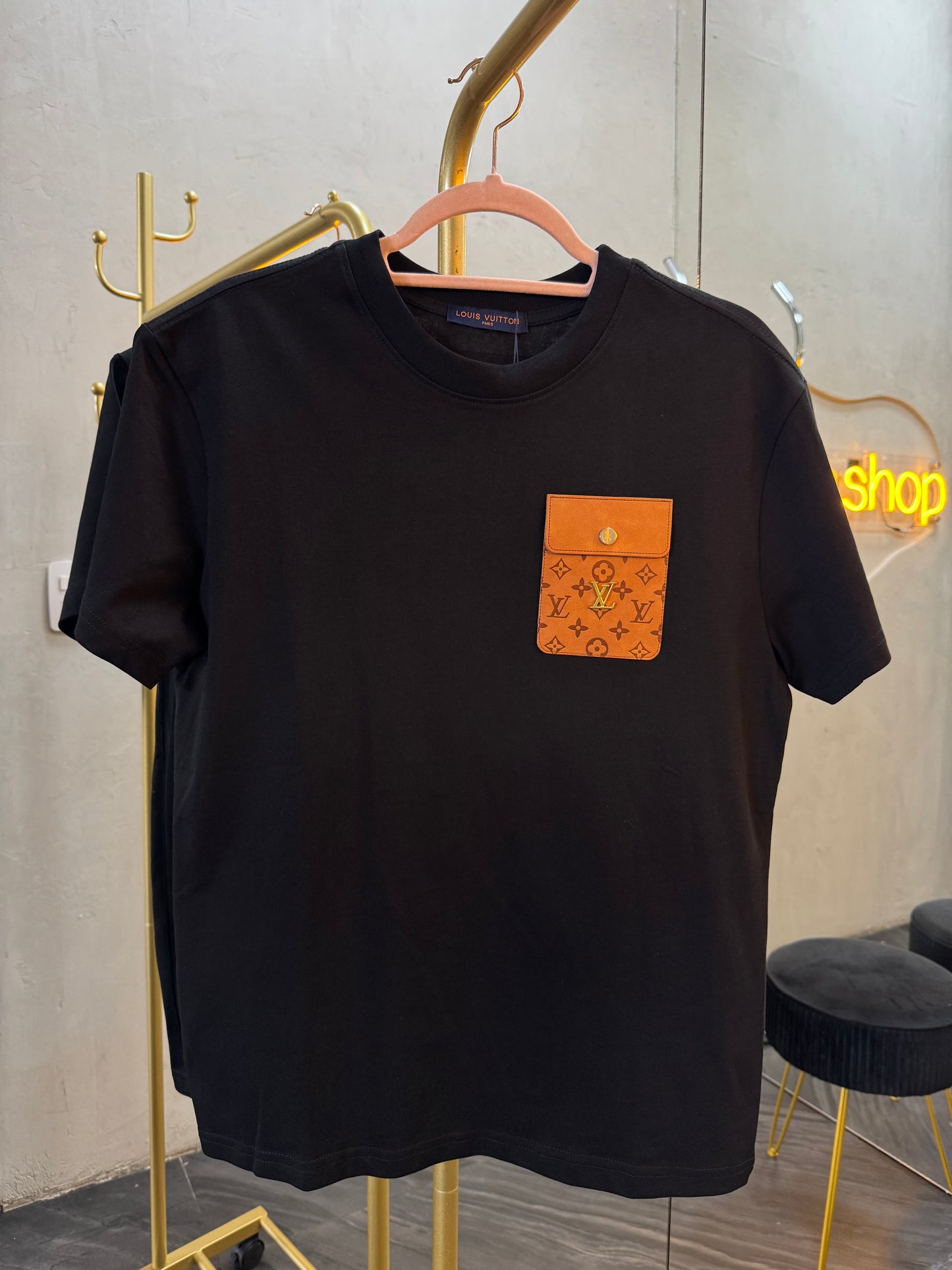 T- Shirt negra L-V