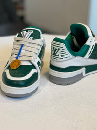 Tenis verde con blanco
