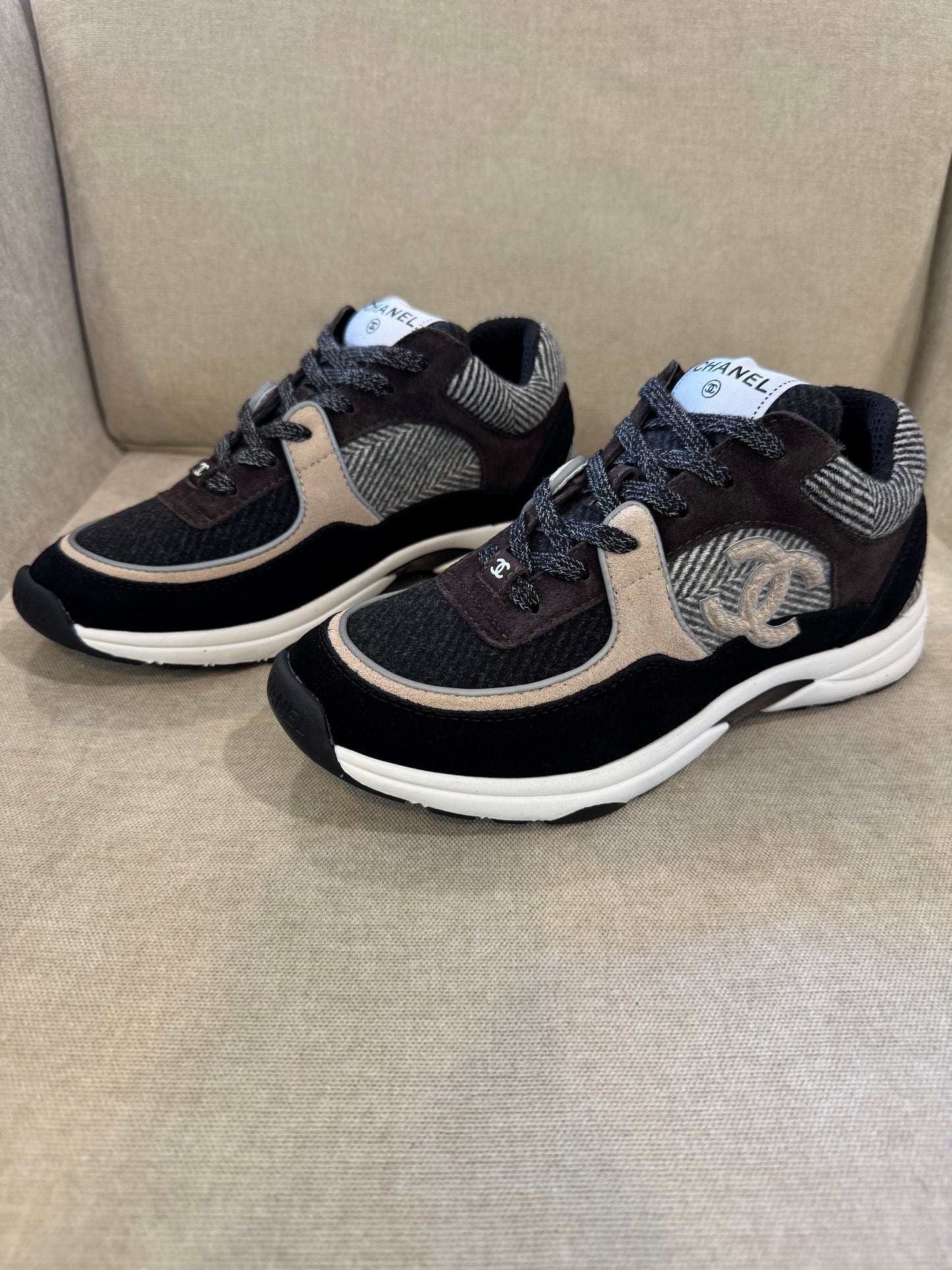 Tenis CHNL negro-café