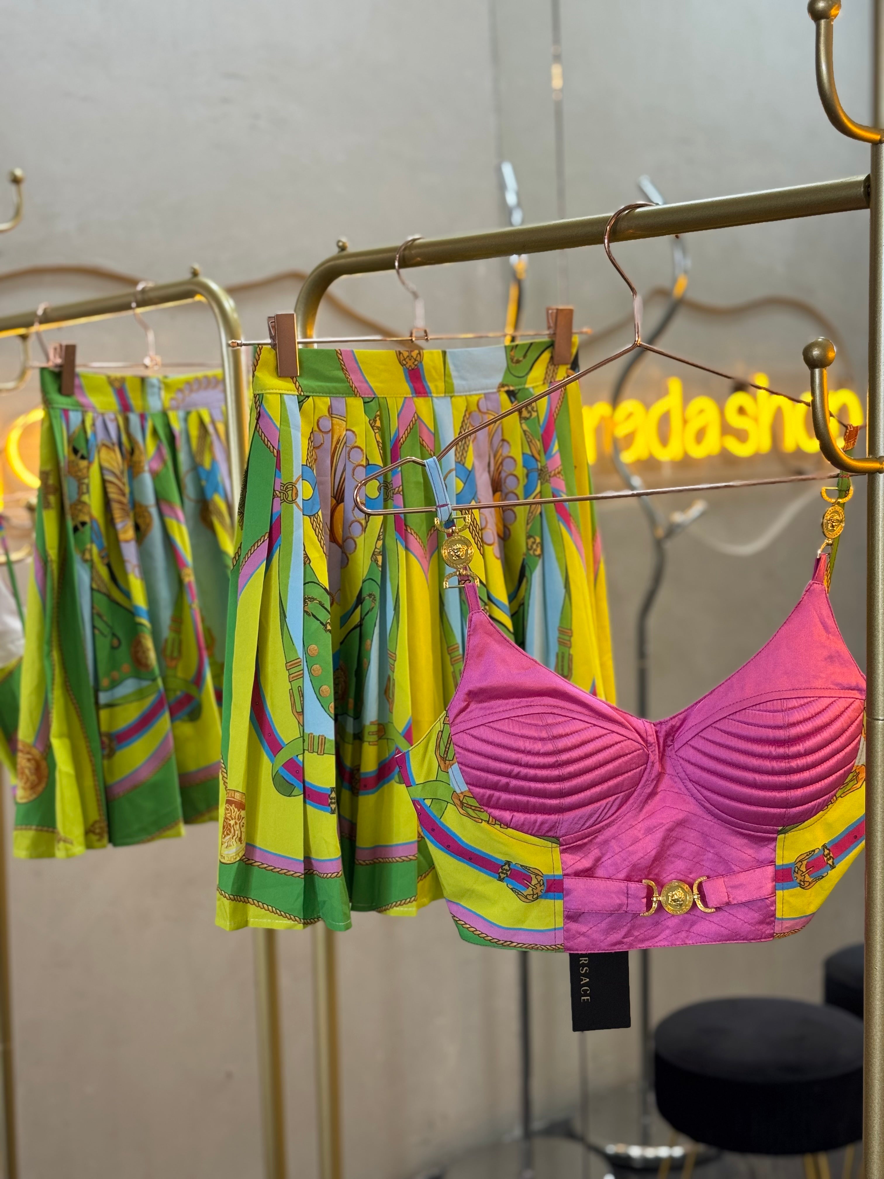 Set verde top y falda VS