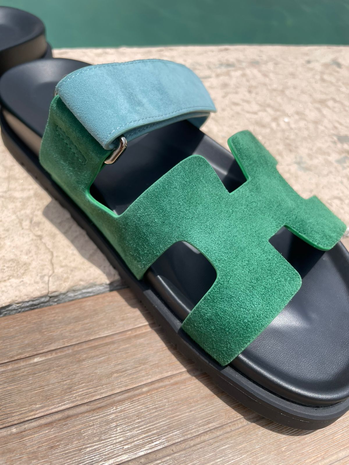Sandalias verde con azul