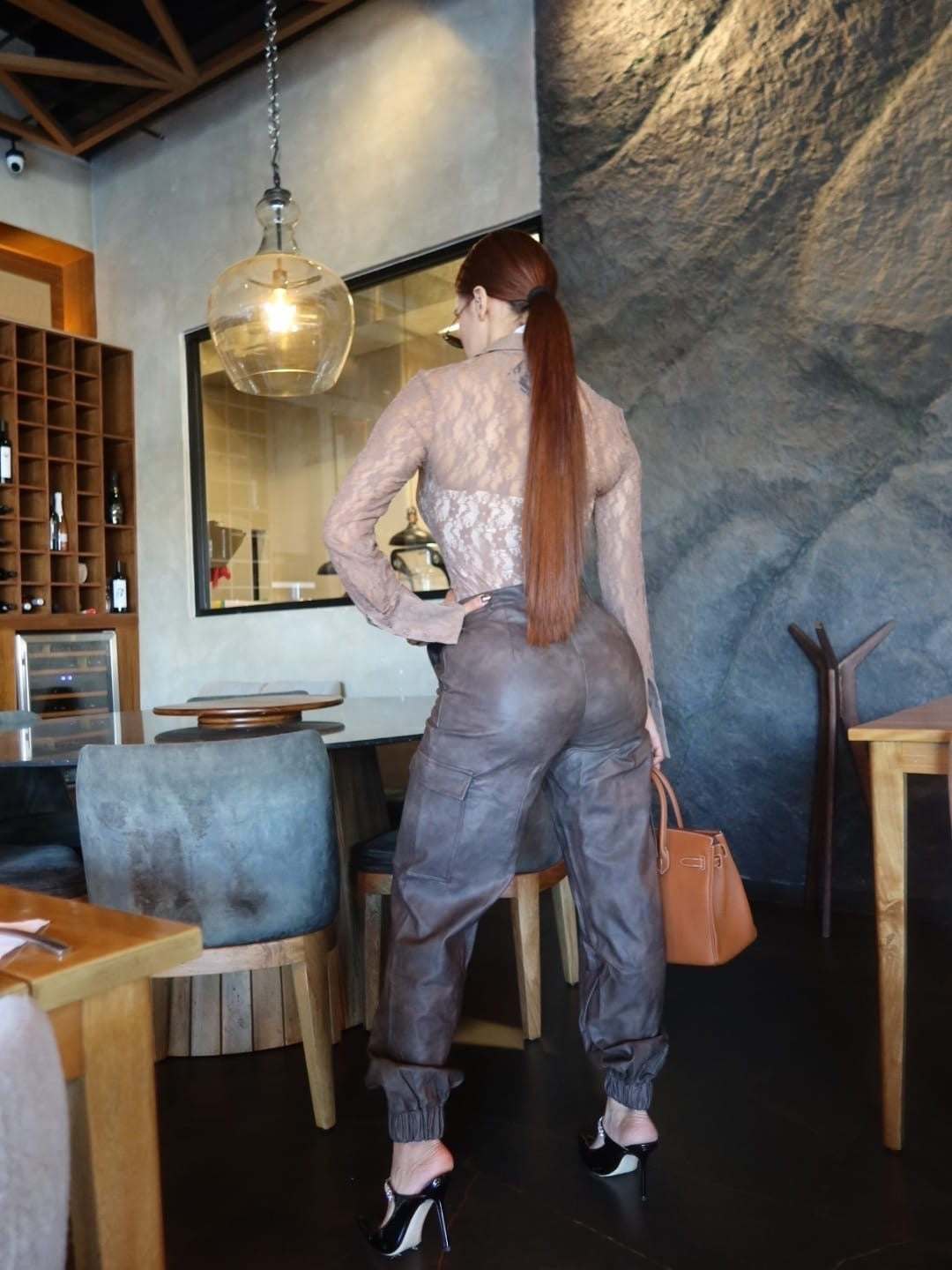 PANTALÓN CARGO PIEL ARENA