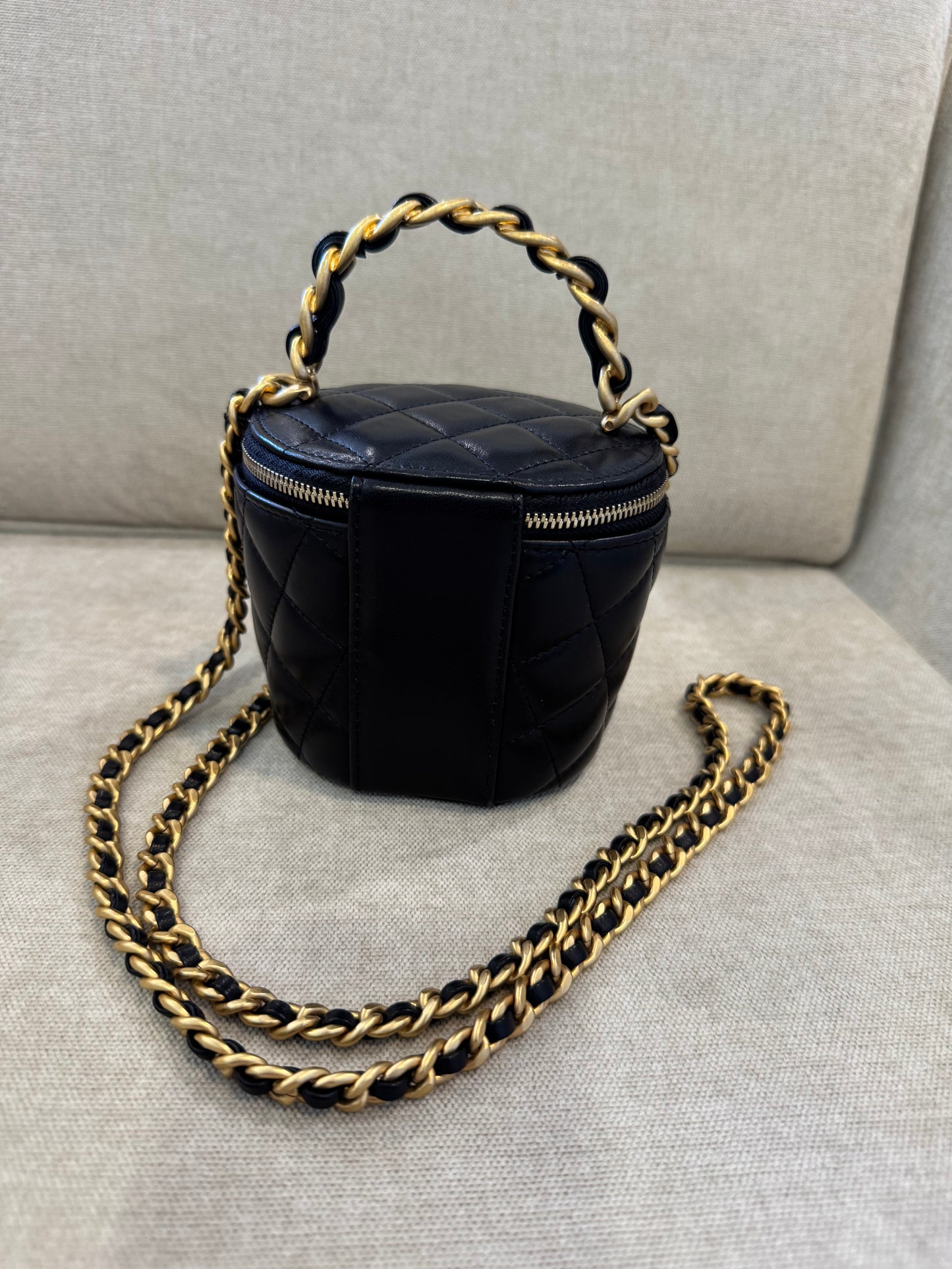 Bolso negro Case mini CHNL