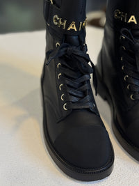 Bota negra