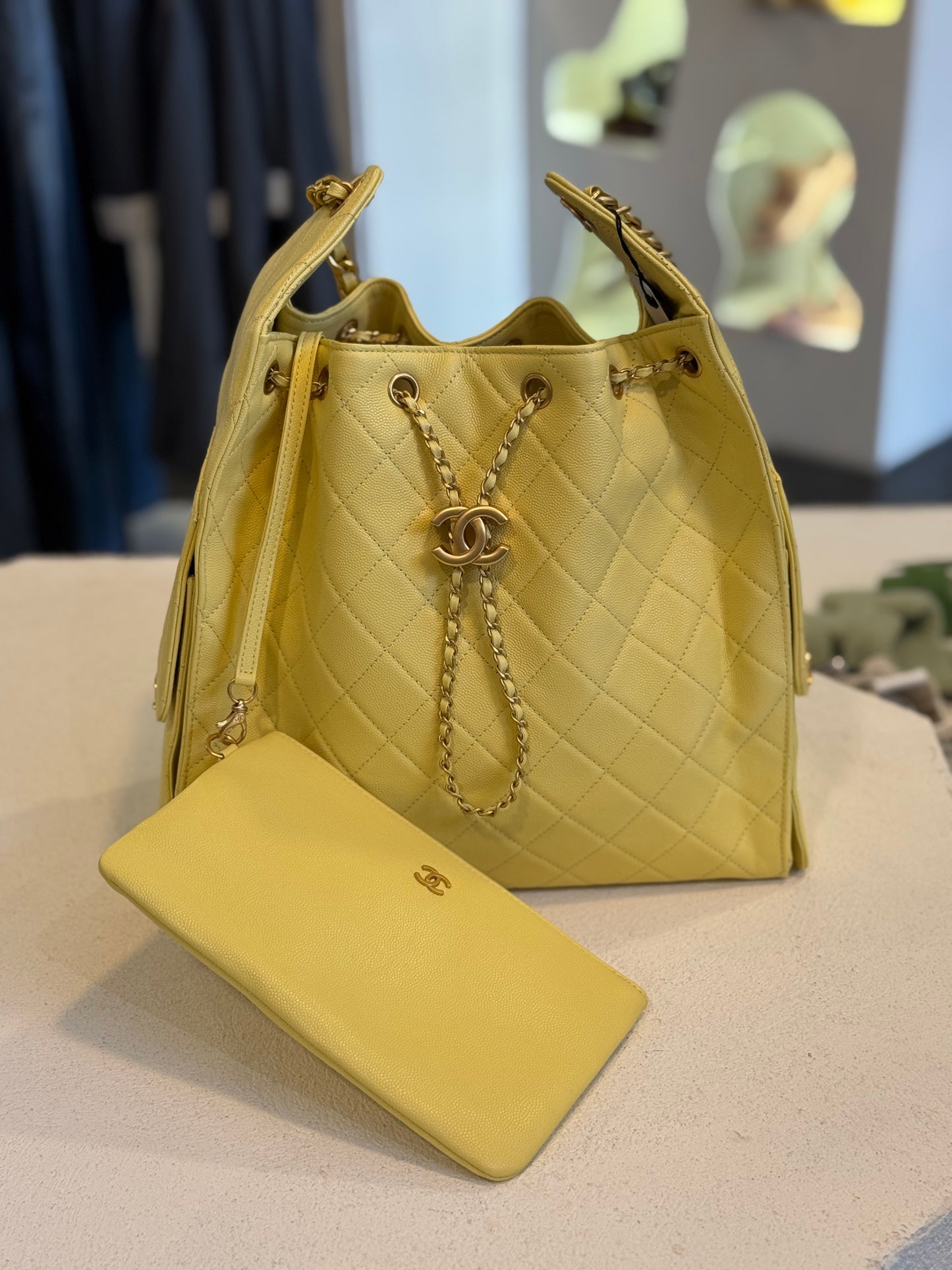 Bolso amarillo CH tamaño 30