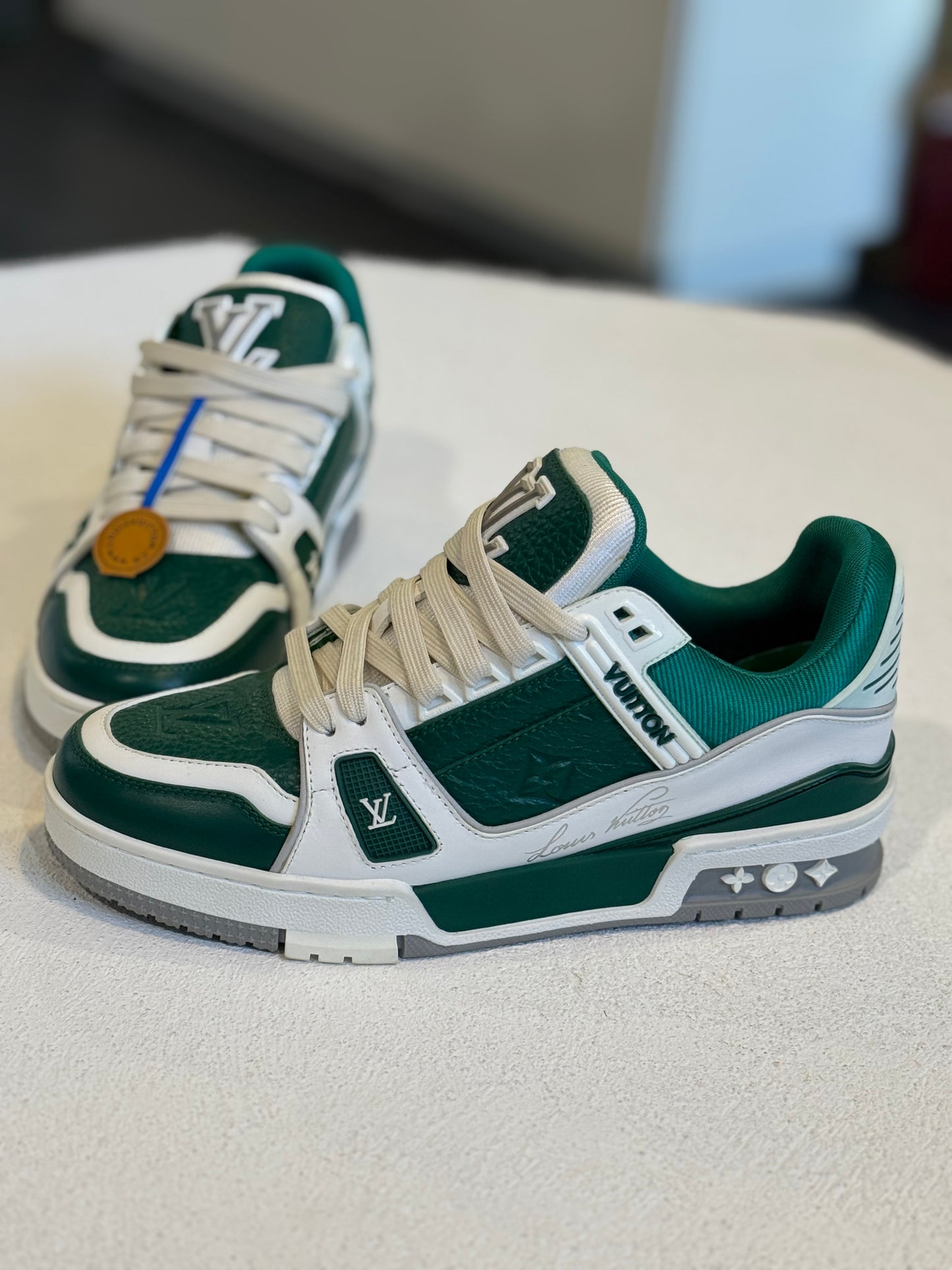Tenis verde con blanco