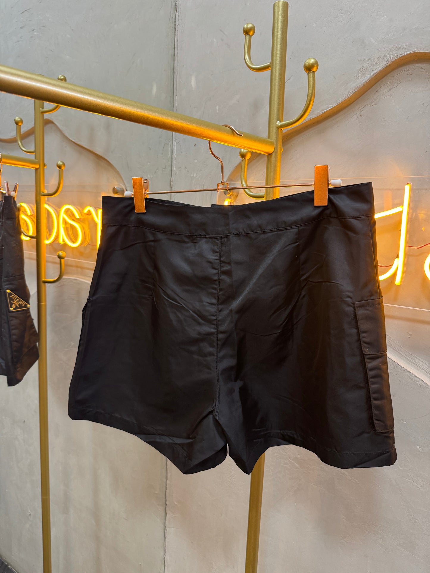 Short  negro tela impermeable