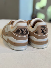 Tenis camel con blanco