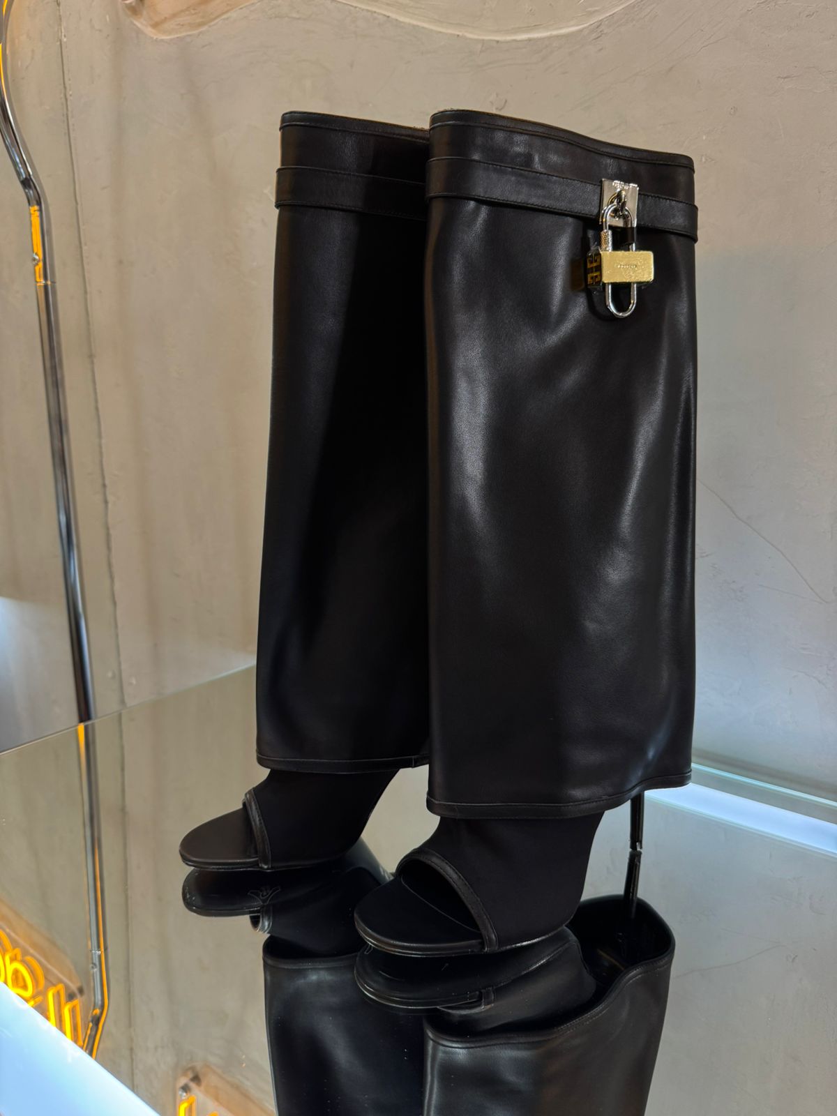 BOTA NEGRA G