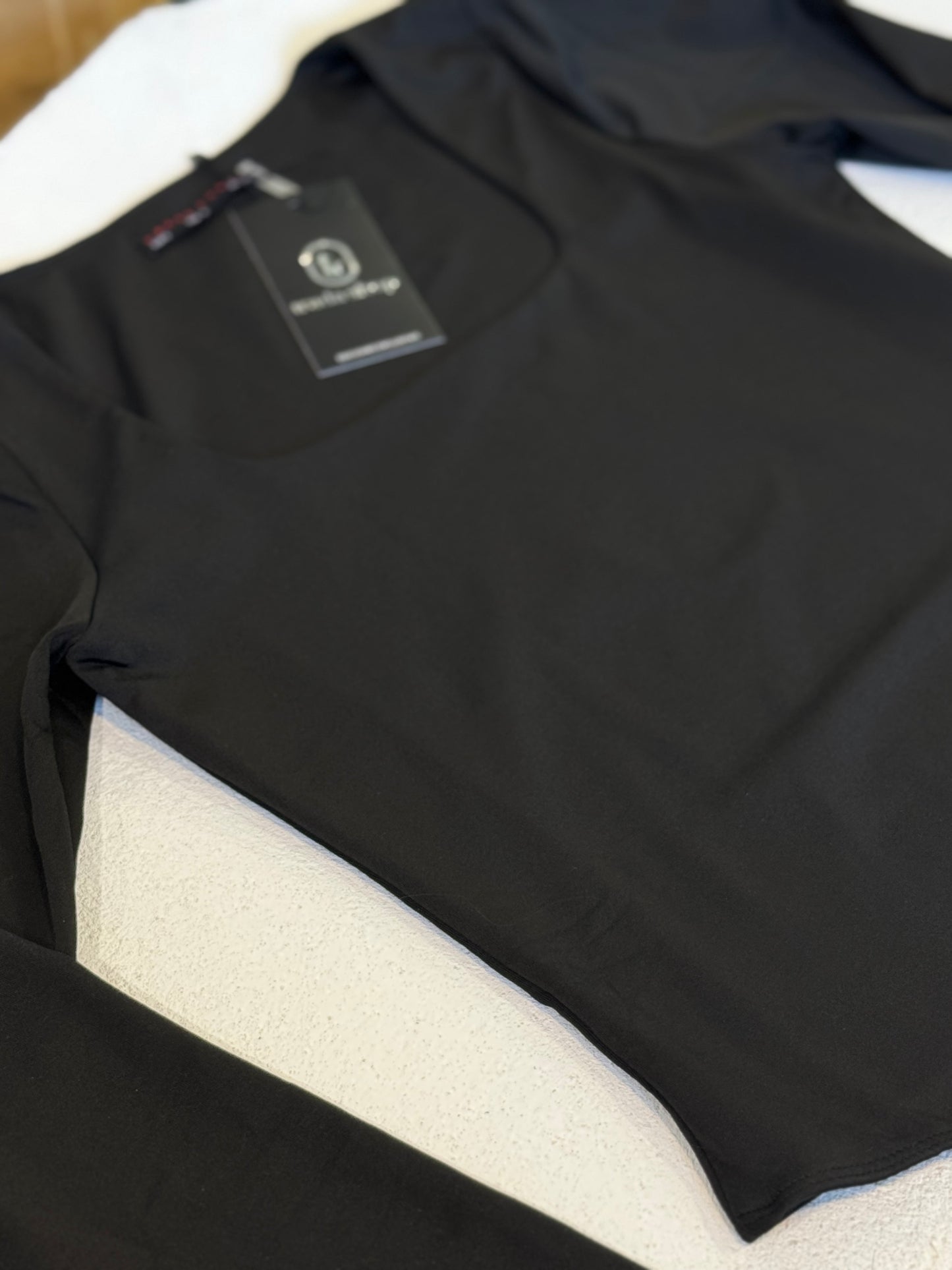 BODY NEGRO CON MANGA