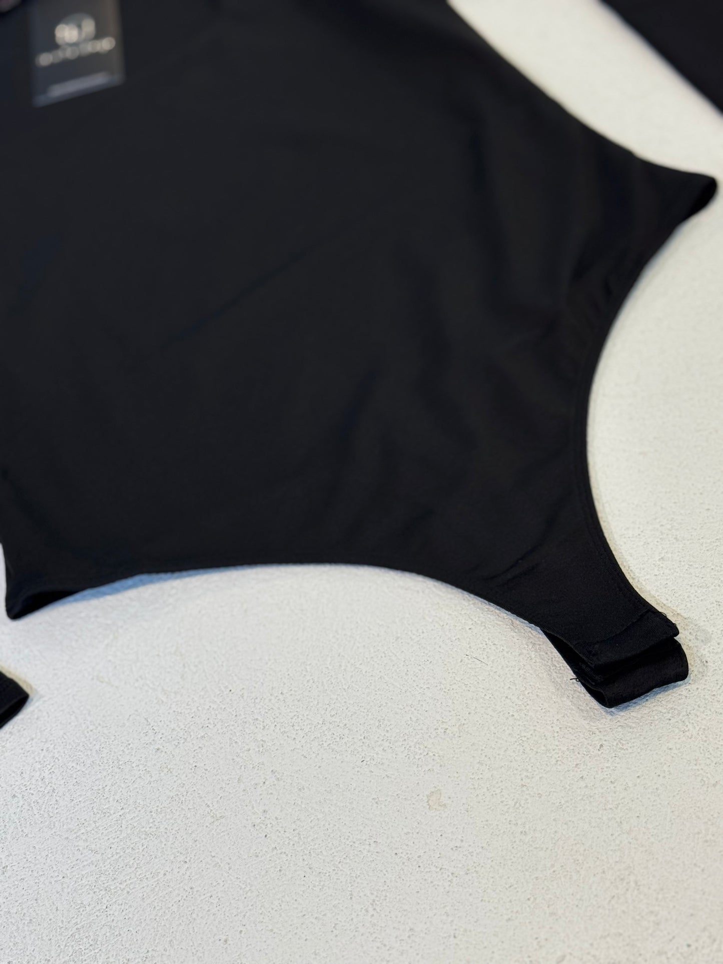 BODY NEGRO CON MANGA