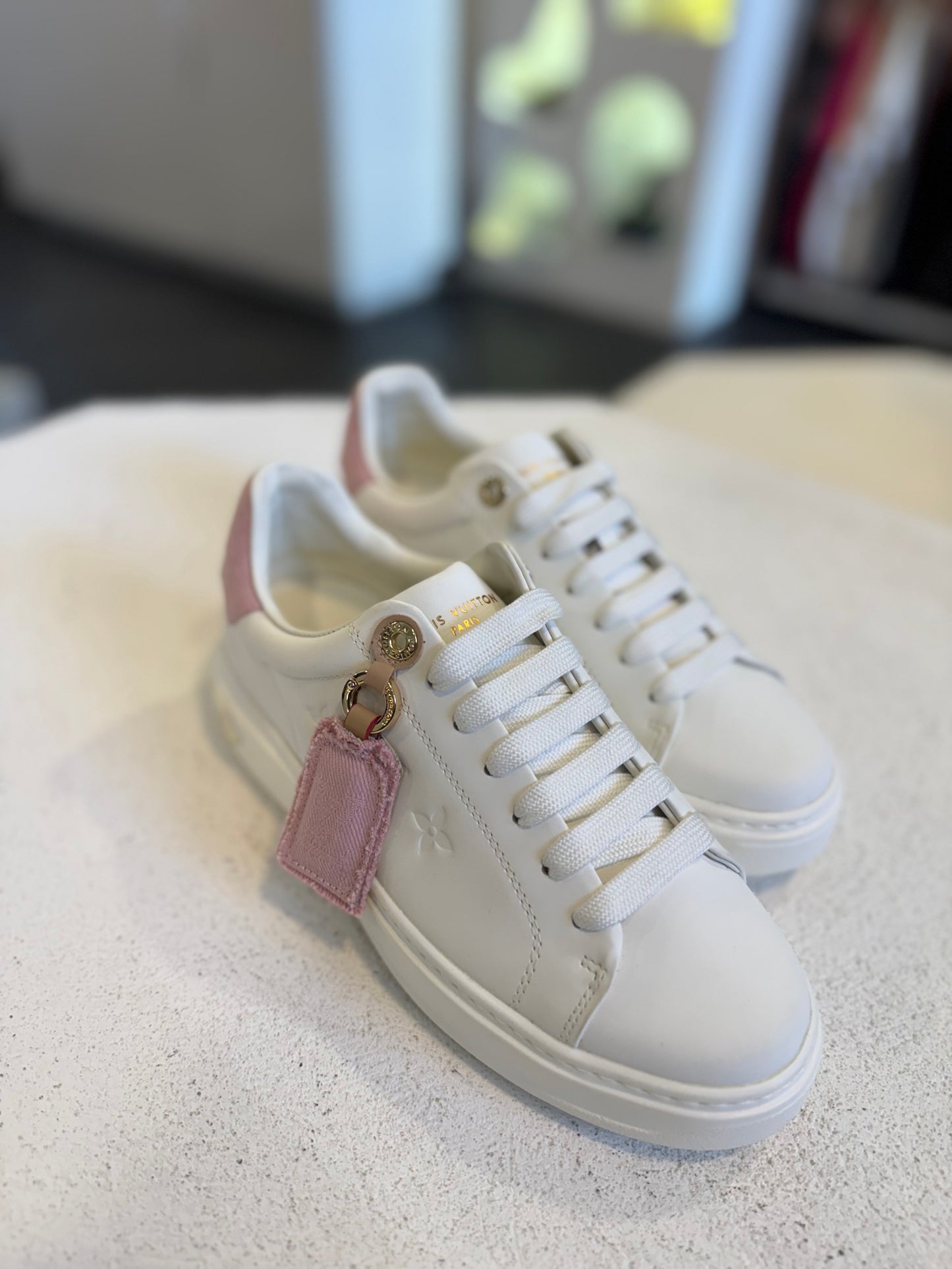 Tenis blanco con rosa