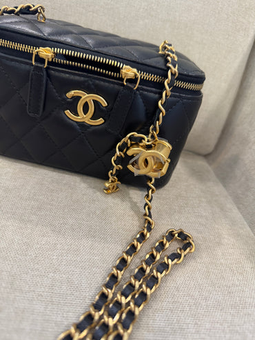 Vanity Negro cadena CHNL