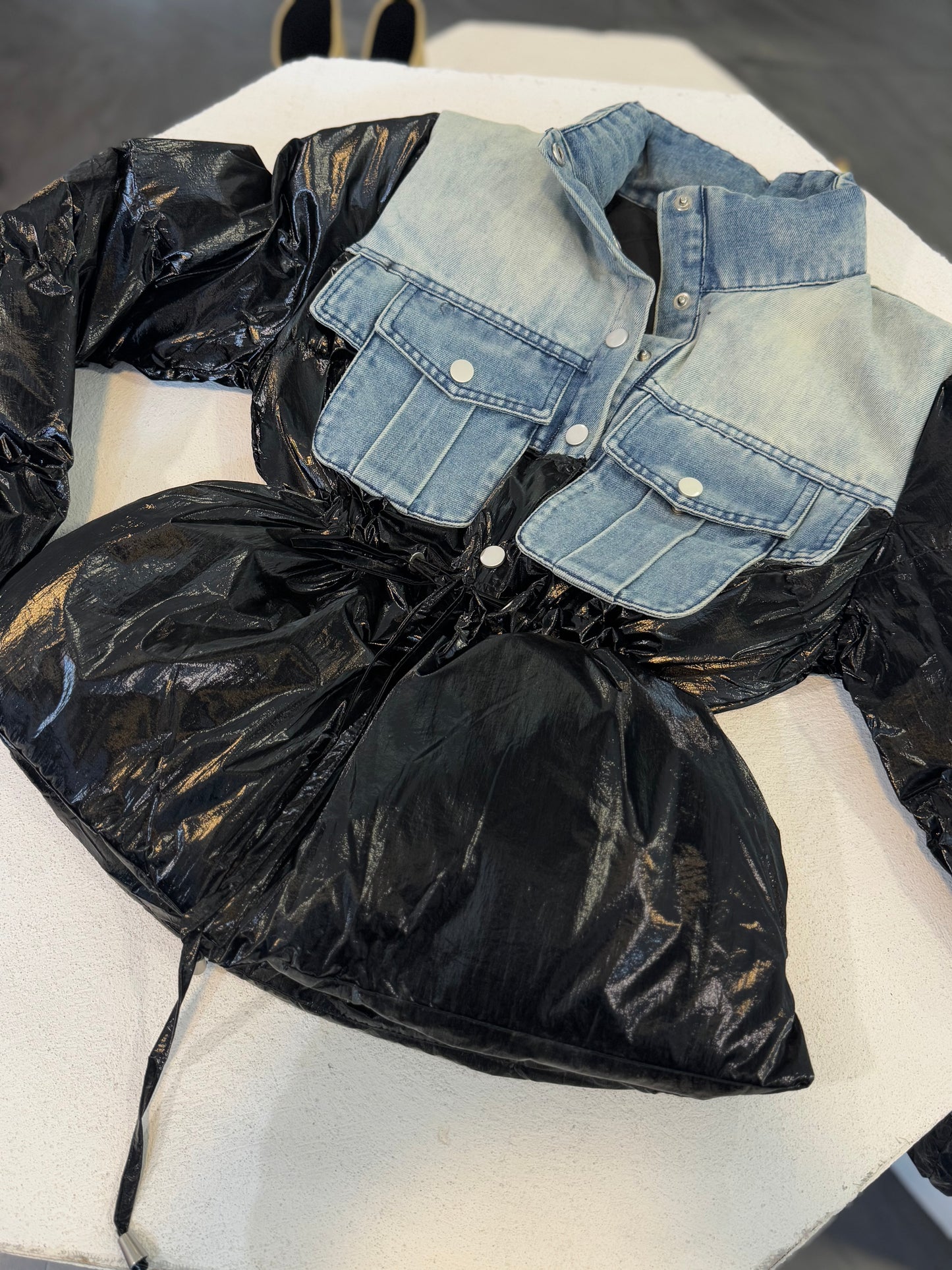 CHAMARRA BRUMOSA  DE MEZCLILLA PIEL