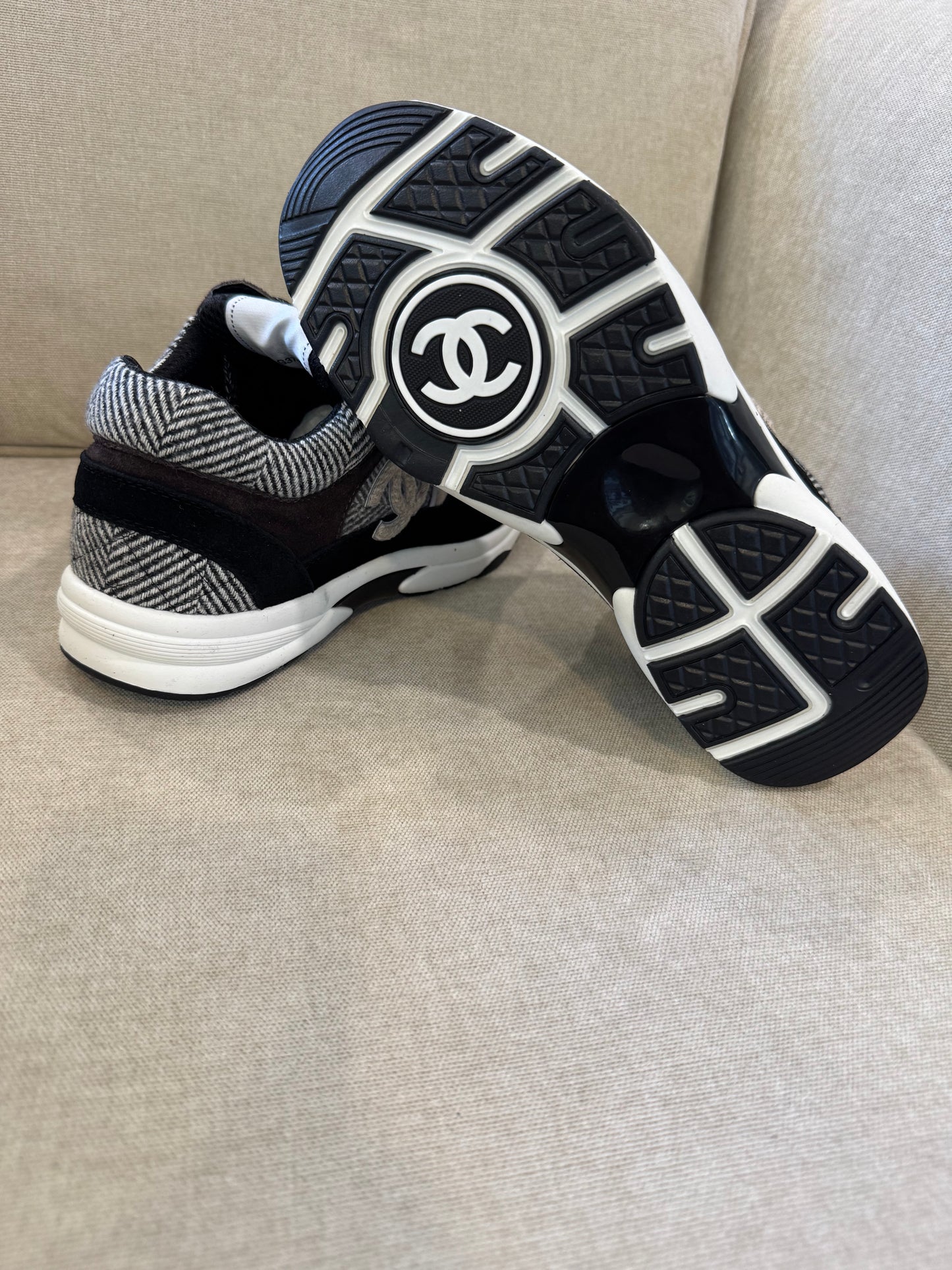 Tenis CHNL negro-café