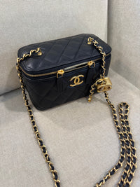 Vanity Negro cadena CHNL