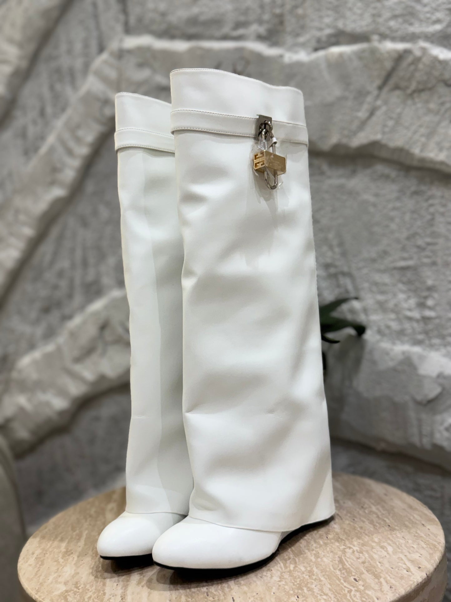 BOTA GIVCH BLANCA
