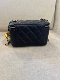 Vanity Negro cadena CHNL