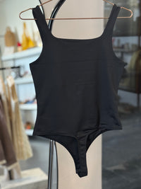 BODY SIN MANGA NEGRO